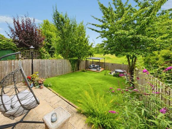 4 bed Detached for sale Image 9