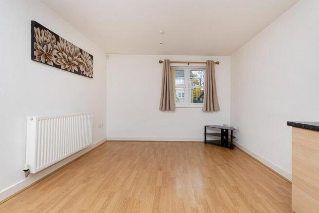 2 bed Apartment for sale Image 5