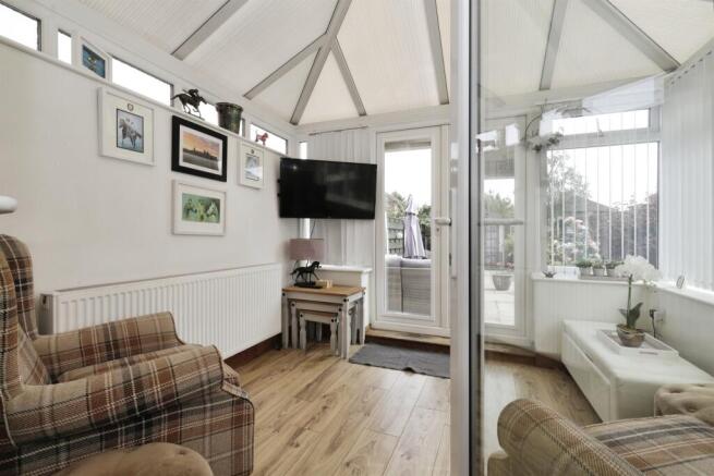 3 bed Semi-Detached for sale Image 11