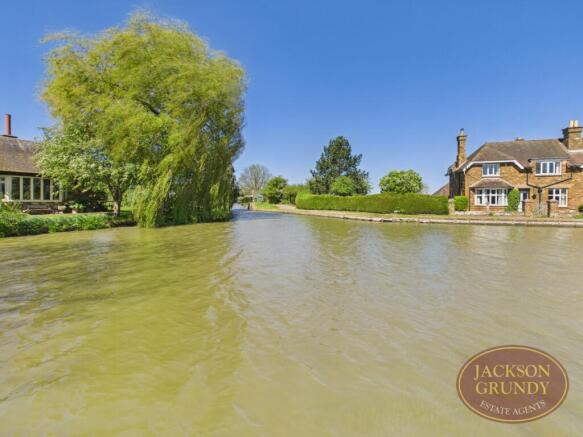 Long Buckby Wharf