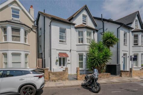 Larkfield Road, Richmond, TW9