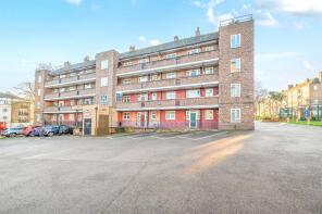 7, Hathersley House, Tulse Hill, London SW2 2EN