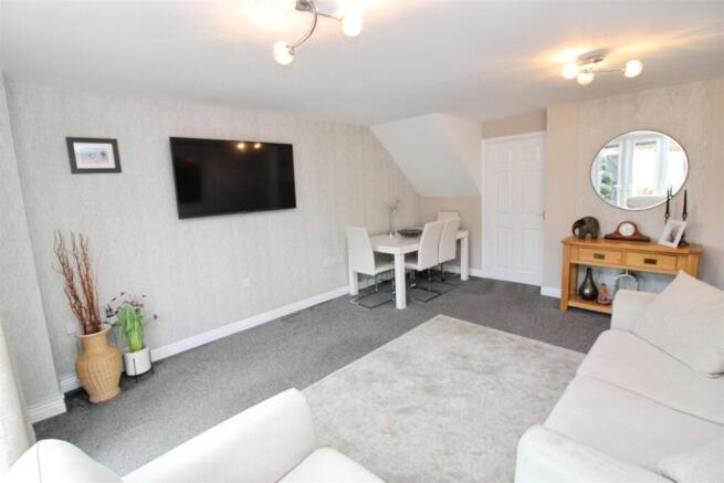 3 bed Terraced for sale Image 8