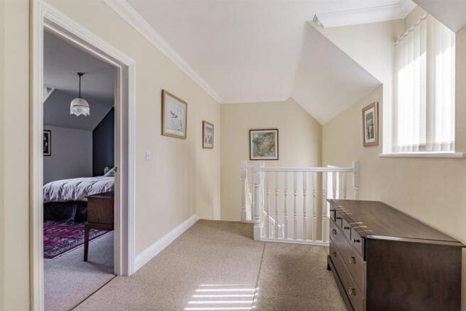 8517218-interior13.jpg