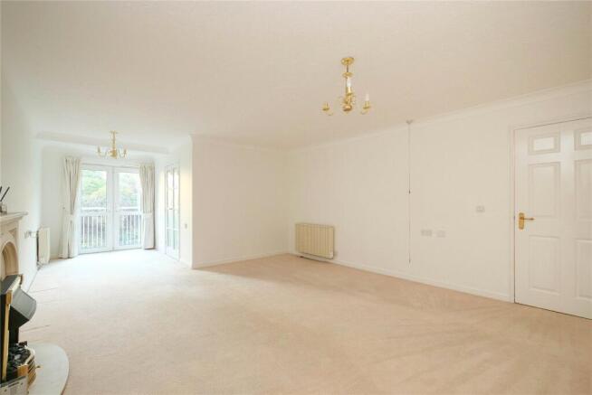 2 bed Flat for sale Image 4