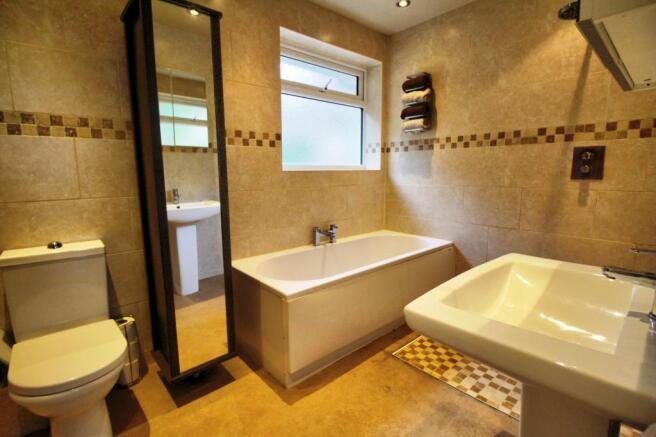 IMG_8131_2_3_Interior 4