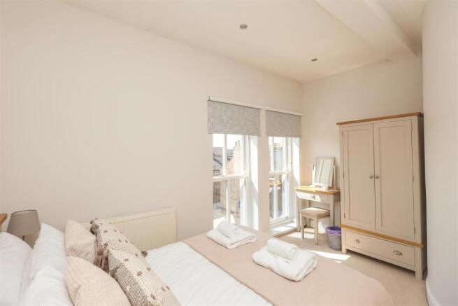 2 bed Apartment for sale Image 4