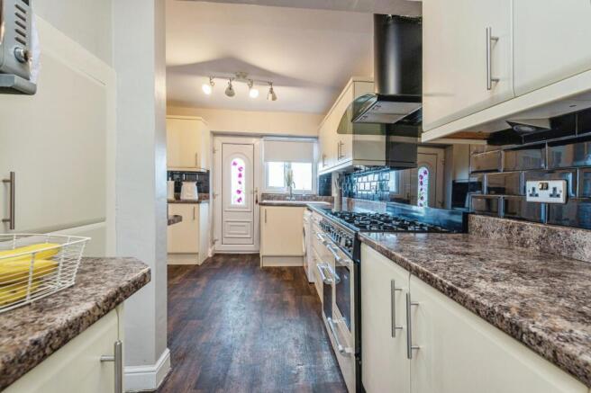 3 bed Terraced for sale Image 10