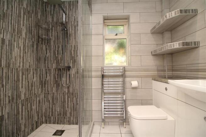 ensuite 1.JPG