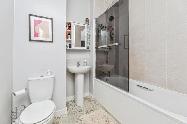 3 bed Semi-Detached for sale Image 6