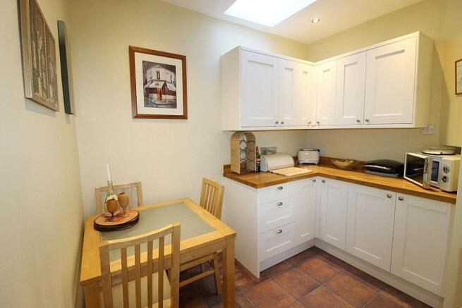 3 bed Semi-Detached for sale Image 11