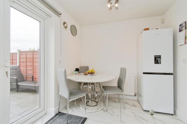 2 bed Terraced for sale Image 8