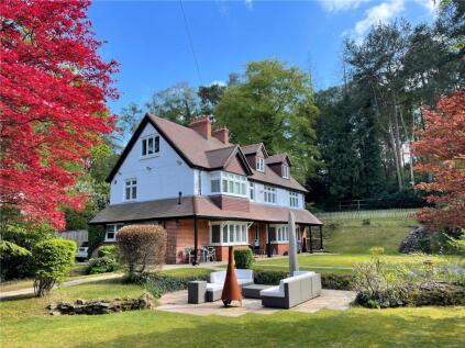 Longdown Close, Lower Bourne, GU10