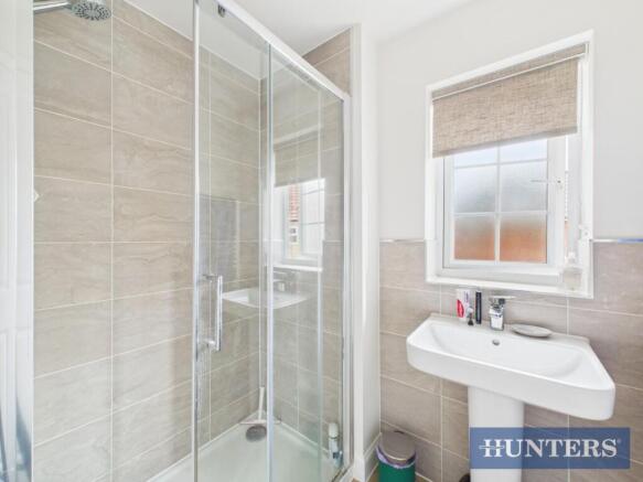 4 bed Detached for sale Image 9
