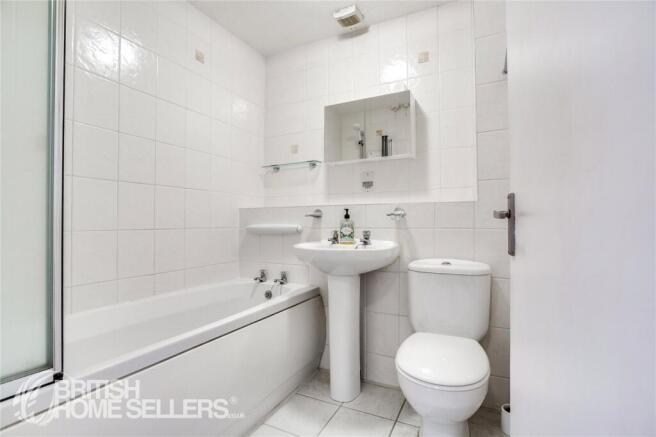 2 bed Apartment for sale Image 9