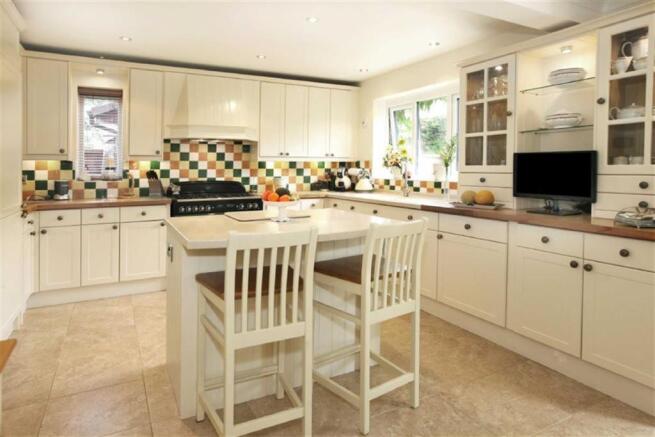 KITCHEN/BREAKFAST RO
