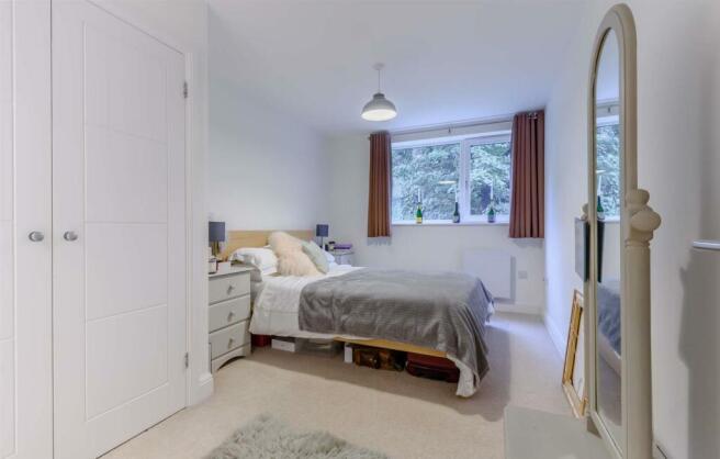 PRINCIPAL BEDROOM.jpg