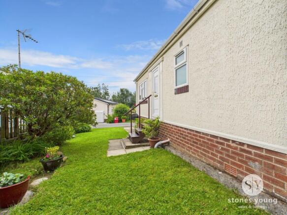 2 bed Park Home for sale Image 4