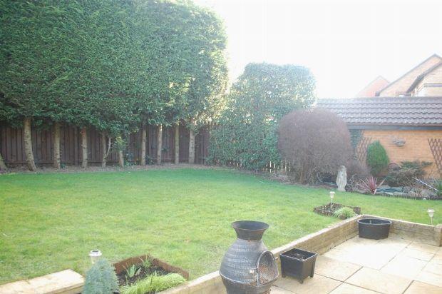 SIDE & REAR GARDEN