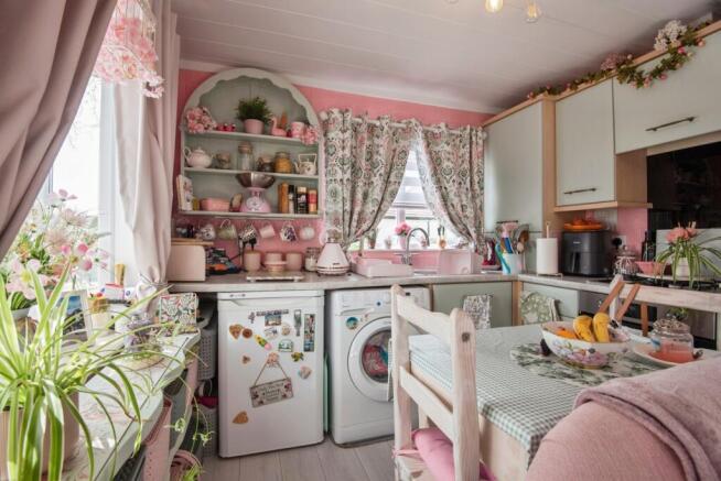 Kitchen/Lounge