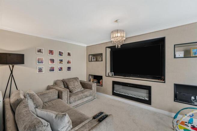 7 Hanbury Grove-9.jpg