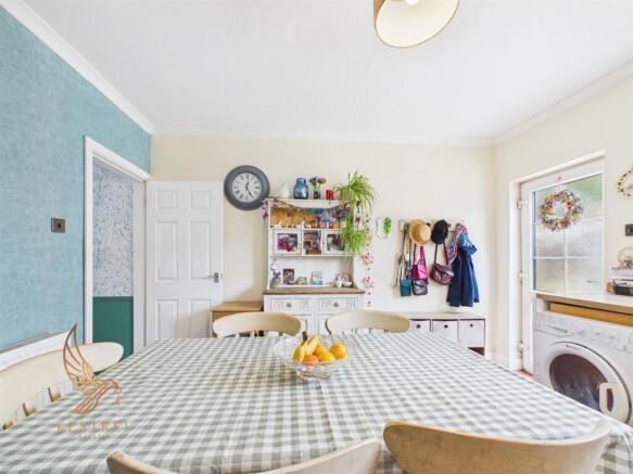 3 bed Terraced for sale Image 6