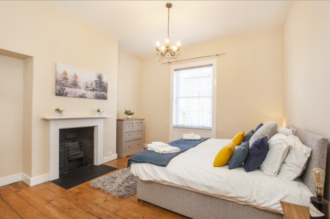 4 bed Town House for sale Image 8
