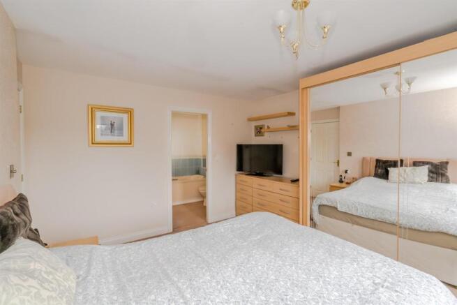 35 Beaumont Way Ws11