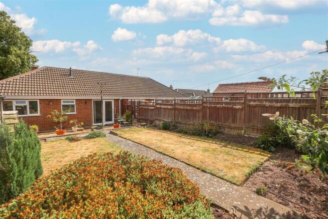 3 bed Semi-Detached Bungalow for sale Image 8
