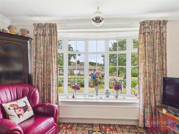 2 bed Semi-Detached Bungalow for sale Image 9
