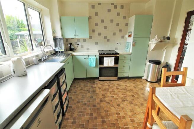KITCHEN BREAKFAST ROOM