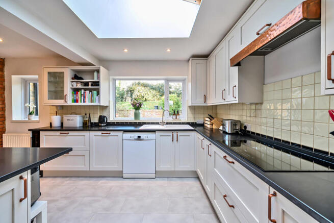 1428999-10-69b44d...