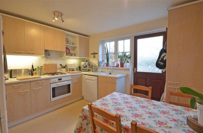 Kitchen / Dining Roo