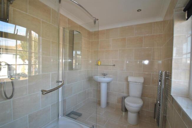 EN SUITE