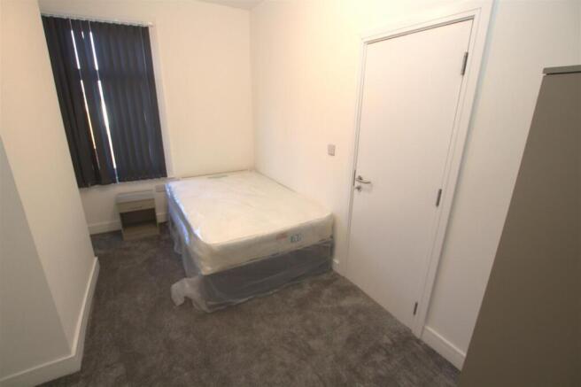 5 bed Terraced to rent Image 11