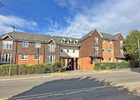 Flat 19, 89 Holmesdale Manor, Ladbroke Road, Redhill RH1 1NX