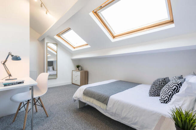 6 bed House to rent Image 5