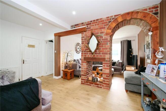 4 bed Semi-Detached for sale Image 5
