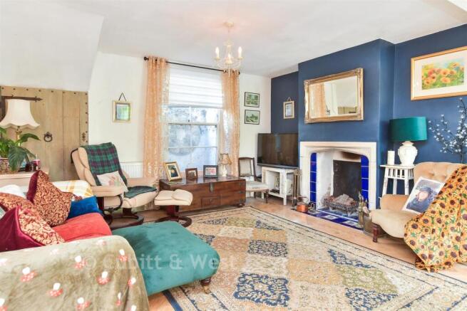 Lounge/ Dining Room