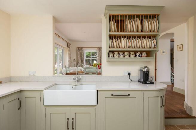 4 bed Detached for sale Image 7