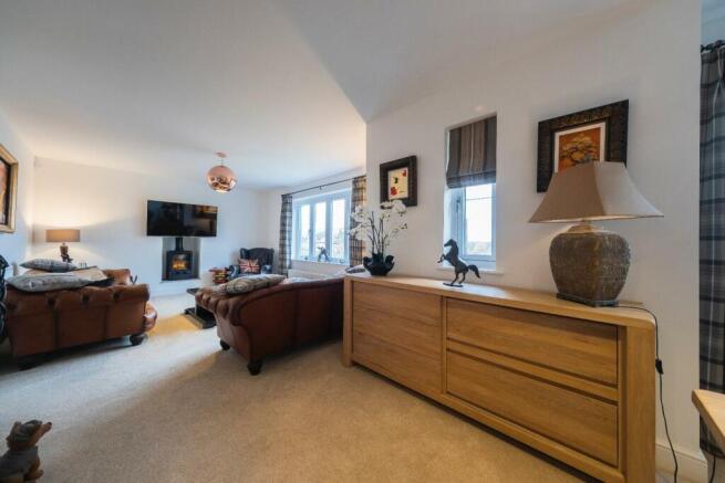 Apt 4 11 Grange Close-012.JPG