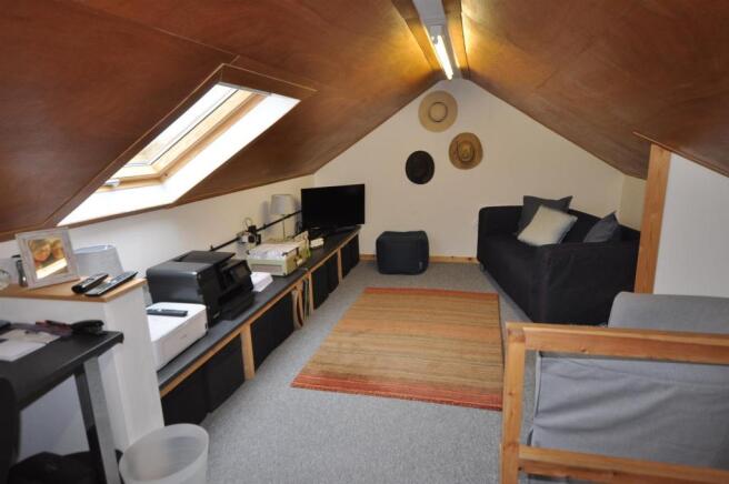 Attic room.JPG