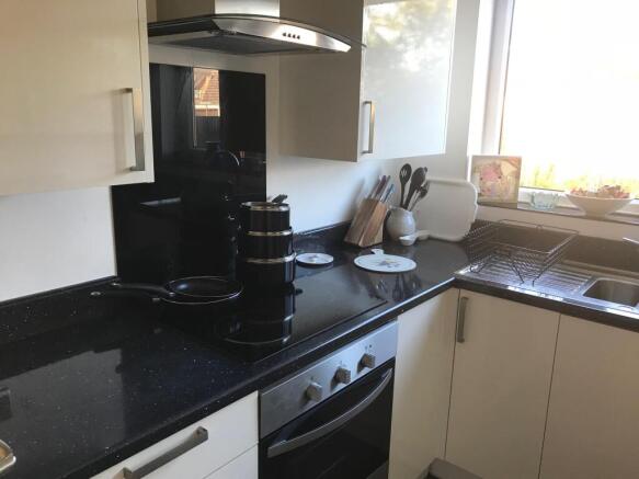 15 Ravendale Drive - Kitchen.jpeg