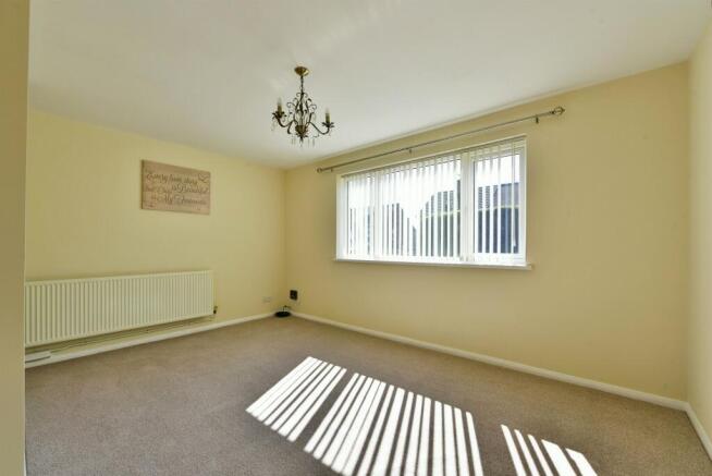 3 bed Terraced for sale Image 5