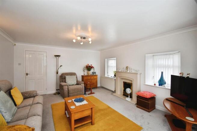 2 bed Semi-Detached Bungalow for sale Image 5