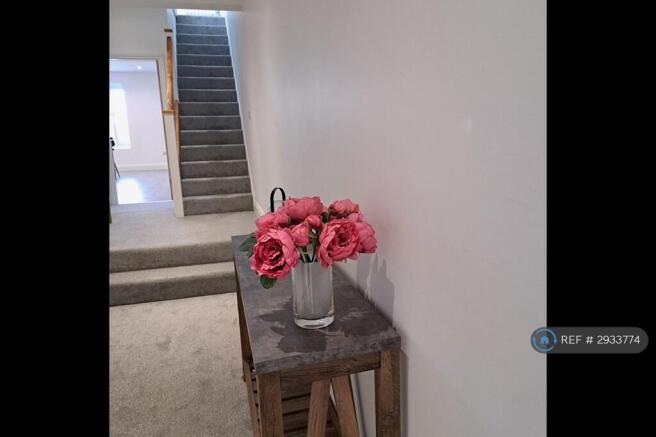 3 bed Flat to rent Image 6
