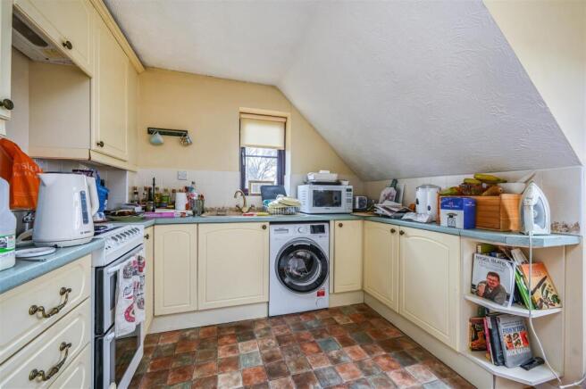 11 GLYNDE COURT - TN39 4XE - PHOTOS (8).jpg