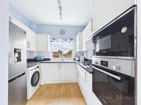 Kitchen/ Breakfast Room