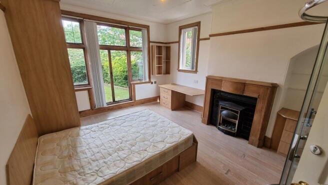 8 bed Semi-Detached for sale Image 5