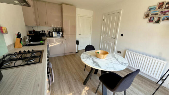 2 bed Semi-Detached for sale Image 5